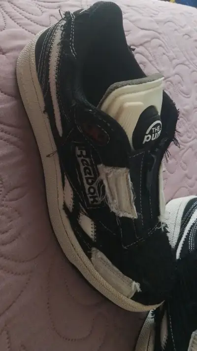 Zapatillas Reebok The Pump negras desgastadas - miniatura 1