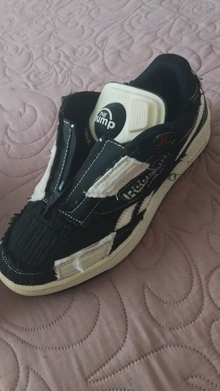 Zapatillas Reebok The Pump negras desgastadas - 2