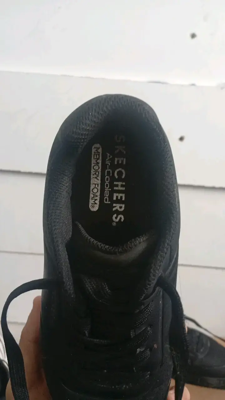 Zapatillas negras Skechers Air-Cooled Memory Foam - 2