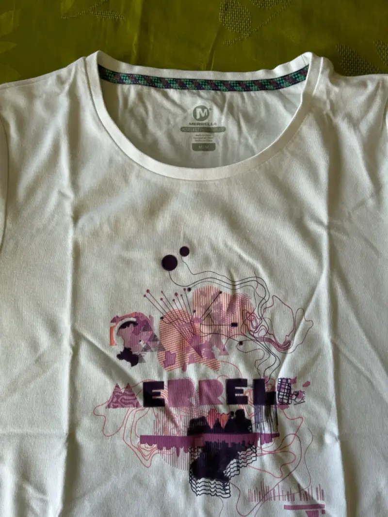 3 Poleras Merrell para mujer con diseño floral - 5