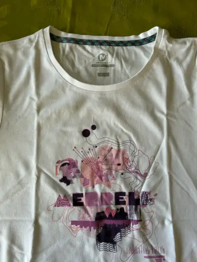 3 Poleras  Merrell para mujer con diseño floral - miniatura 5