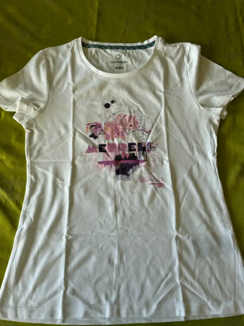 3 Poleras Merrell para mujer con diseño floral - 6