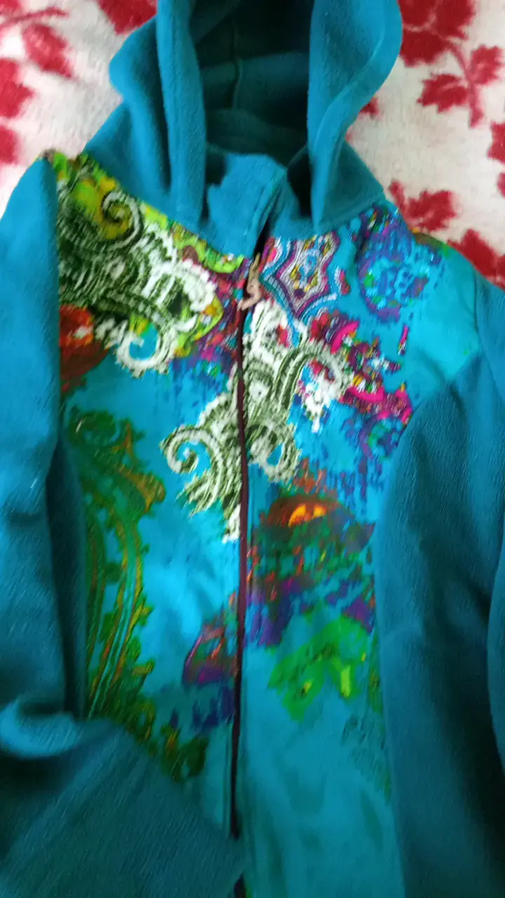 Chaqueta polar con diseño colorido - 2