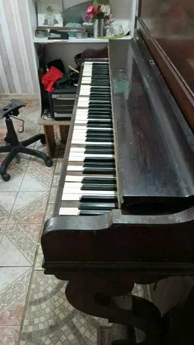 Piano vertical antiguo Offy Cia Berlin - miniatura 3
