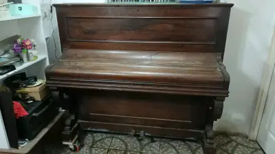 Piano vertical antiguo Offy Cia Berlin - miniatura 4