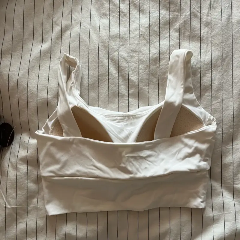 Top deportivo blanco para mujer - 2