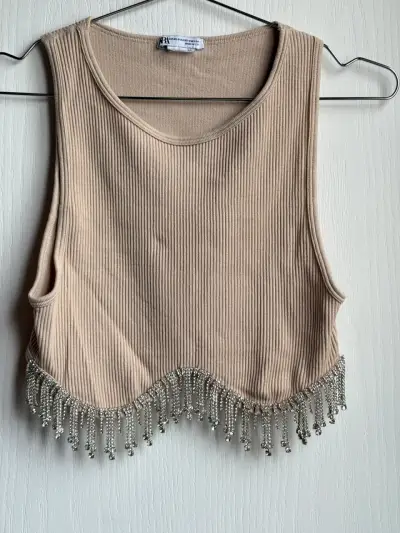 Top sin mangas beige con flecos de cuentas - miniatura 1