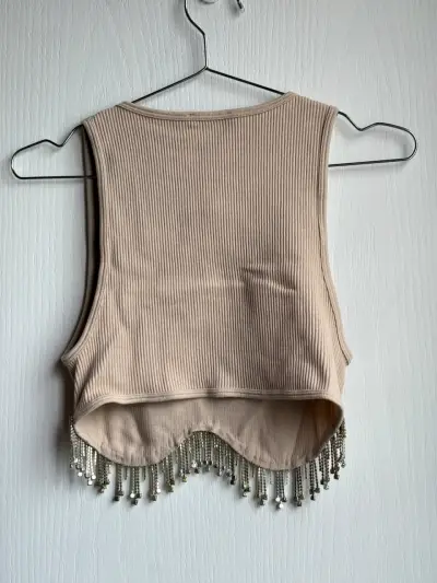 Top sin mangas beige con flecos de cuentas - miniatura 2