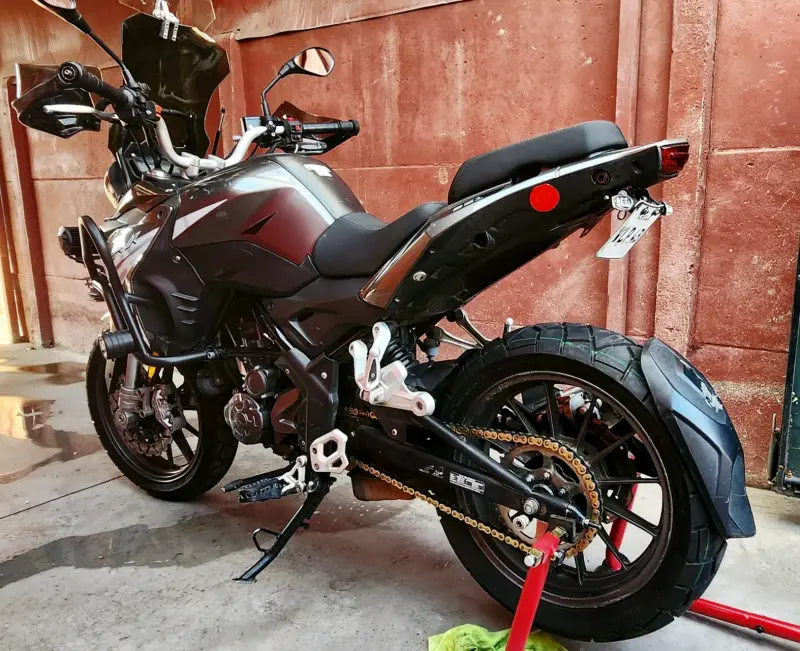 Moto Benelli TRK 251cc Adventure gris - 2