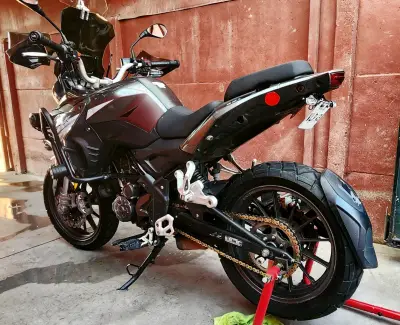 Moto Benelli TRK 251cc Adventure gris - miniatura 2