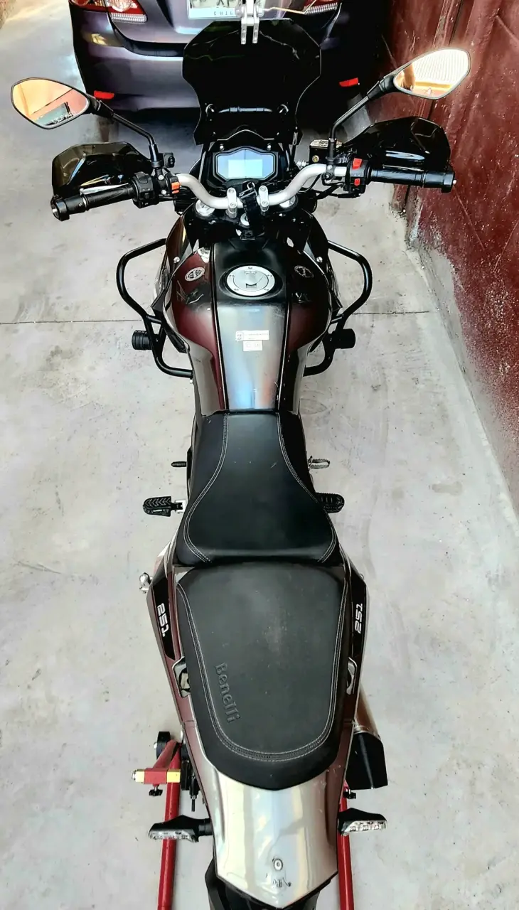 Moto Benelli TRK 251cc Adventure gris - 6