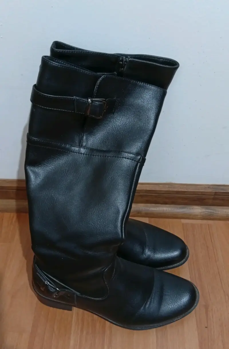 Botas negras de cuero para mujer con hebilla - 2