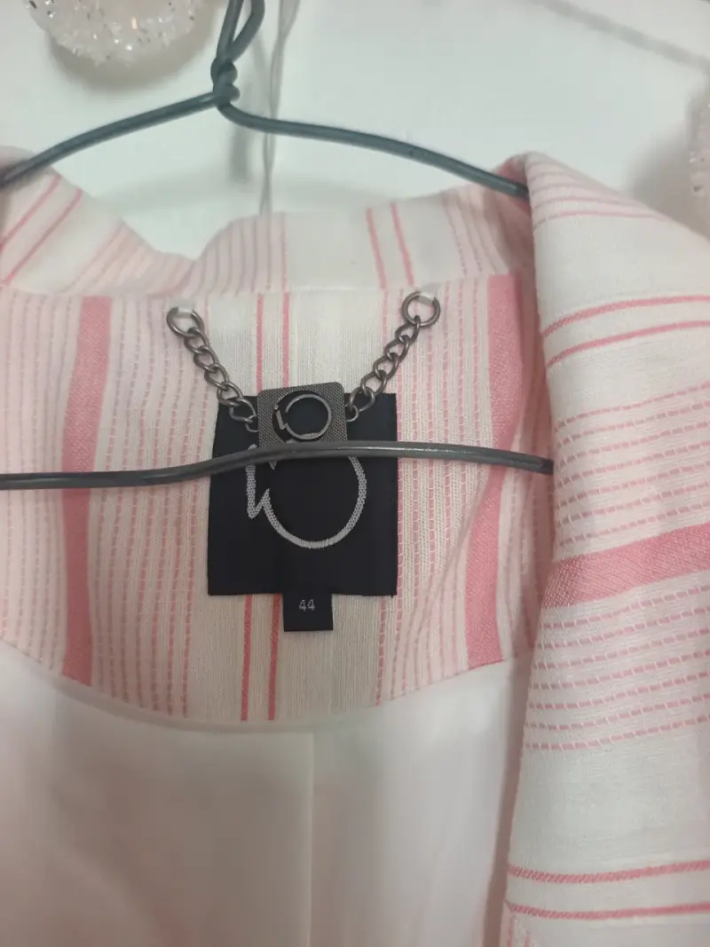 Blazer de rayas rosadas para mujer - 4