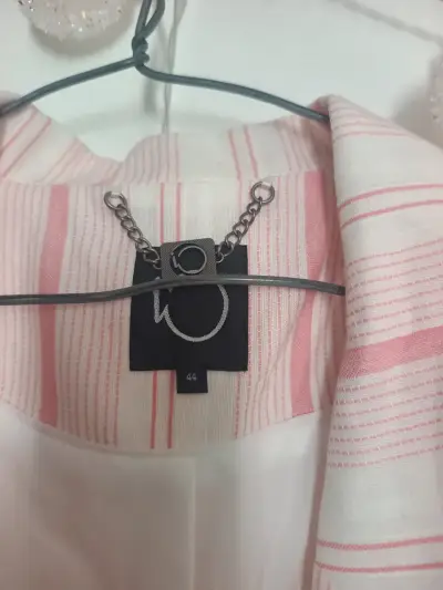 Blazer de rayas rosadas para mujer - miniatura 4