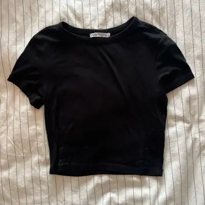 Polera negra básica Zara para mujer - miniatura 1