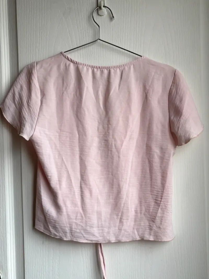 Polera rosa con fruncido talla S - 2