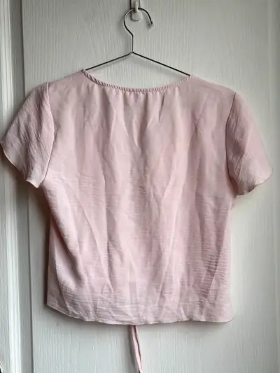 Polera rosa con fruncido talla S - miniatura 2