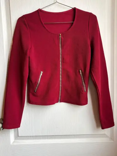 Chaqueta roja con cierre - miniatura 1