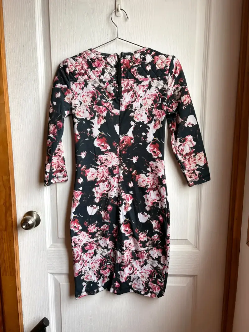 Vestido floral manga larga H&M - 2