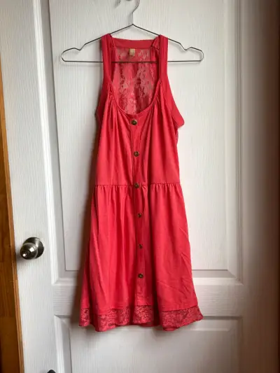 Vestido coral sin mangas con encaje - miniatura 1
