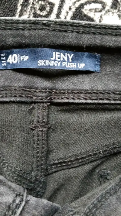 Jeans negros skinny push up Jeny talla 40 - miniatura 1