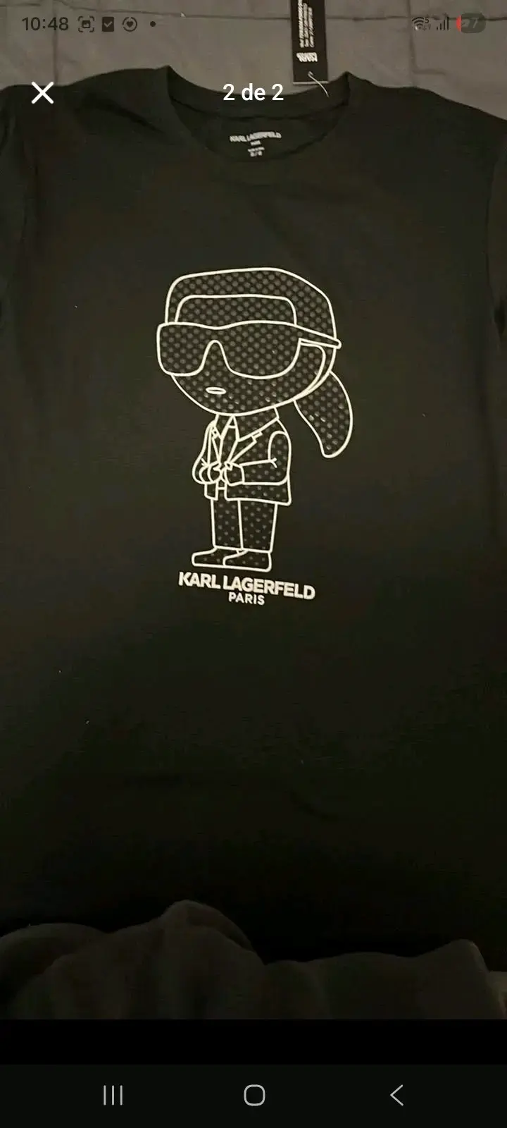 Polera negra Karl Lagerfeld con diseño gráfico - 2
