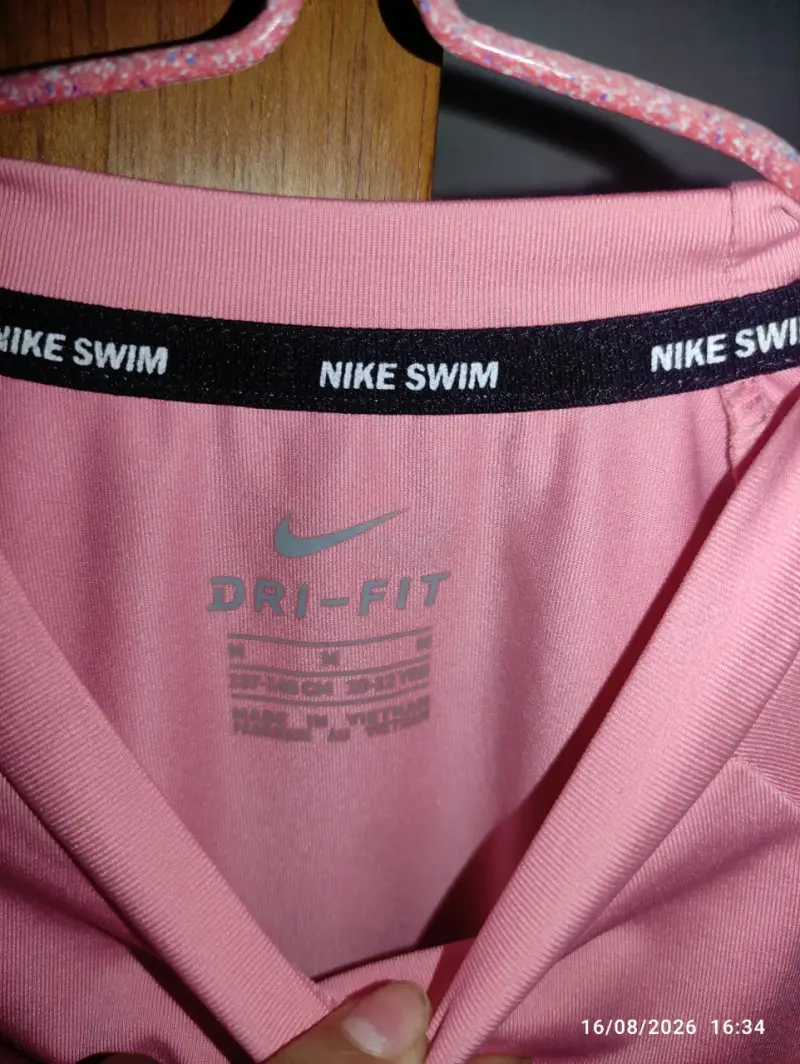 Polera Nike Pro Dri-Fit rosa para mujer - 2