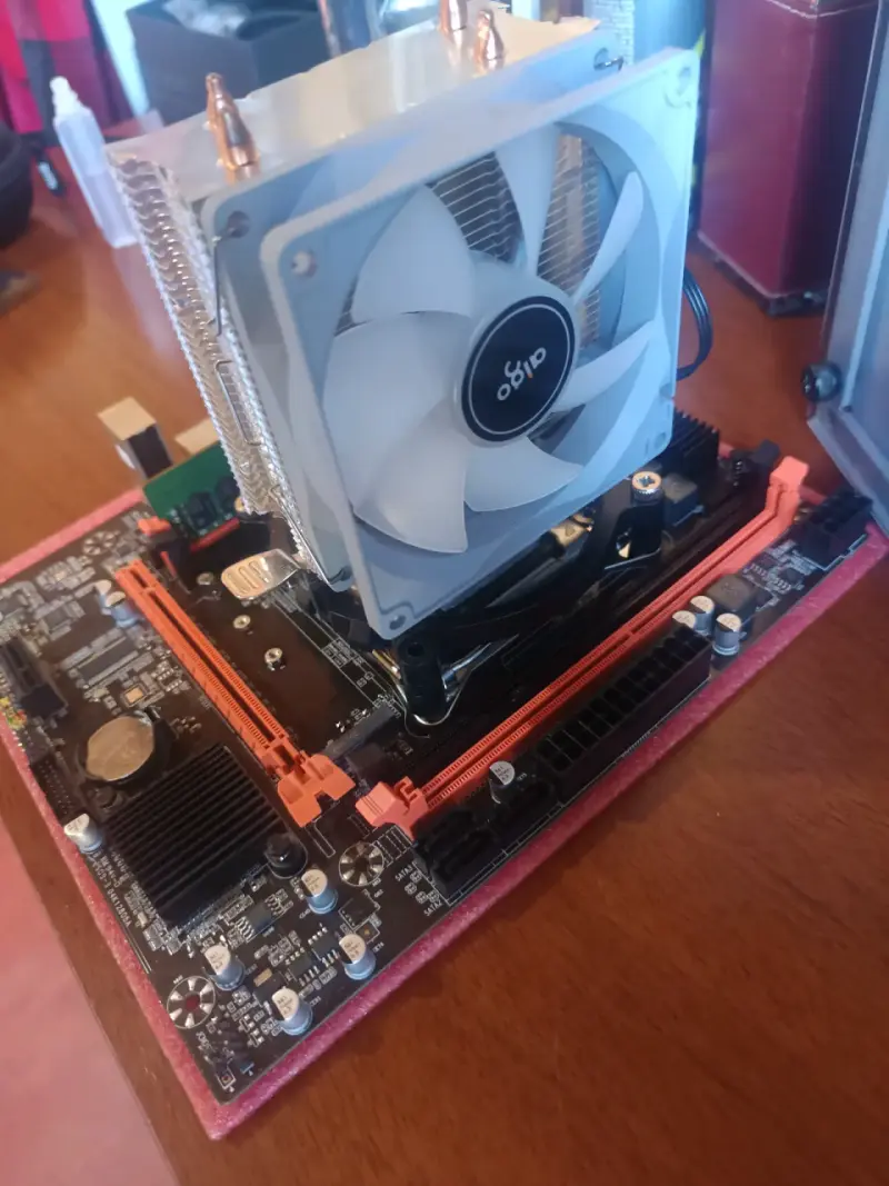 Combo de placa madre + cooler + procesador + ram - 1