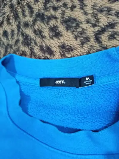 Polerón Crewneck Obey - miniatura 3