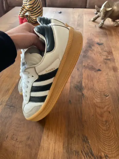 Zapatillas Adidas Samba blancas y negras - miniatura 3