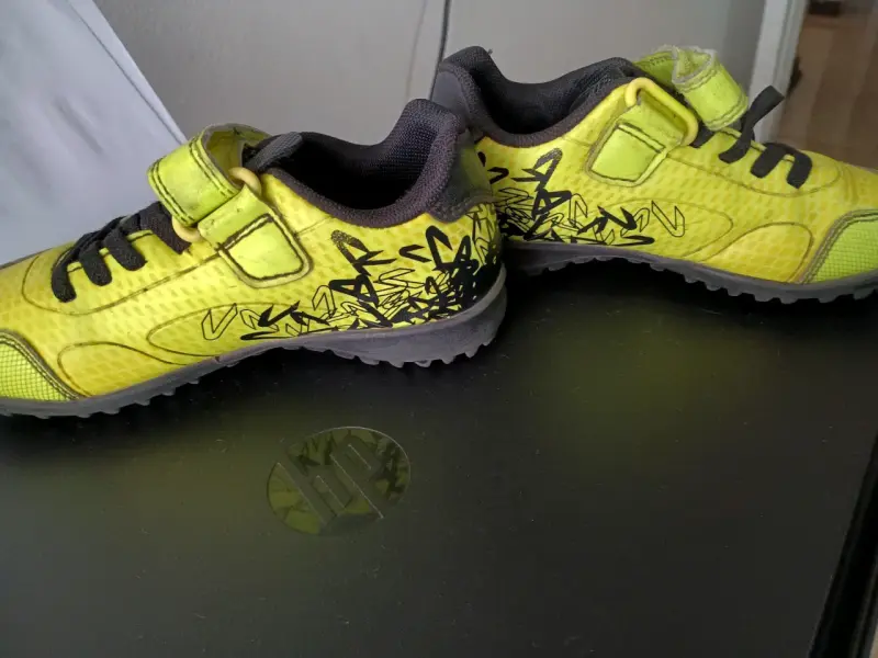 Zapatillas deportivas amarillas para niños - 2