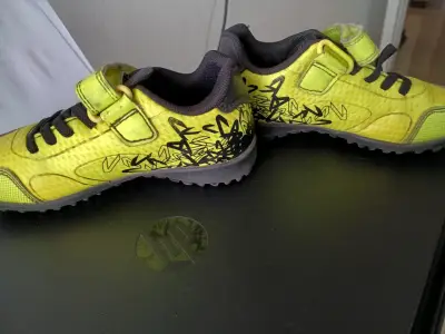 Zapatillas deportivas amarillas para niños - miniatura 2