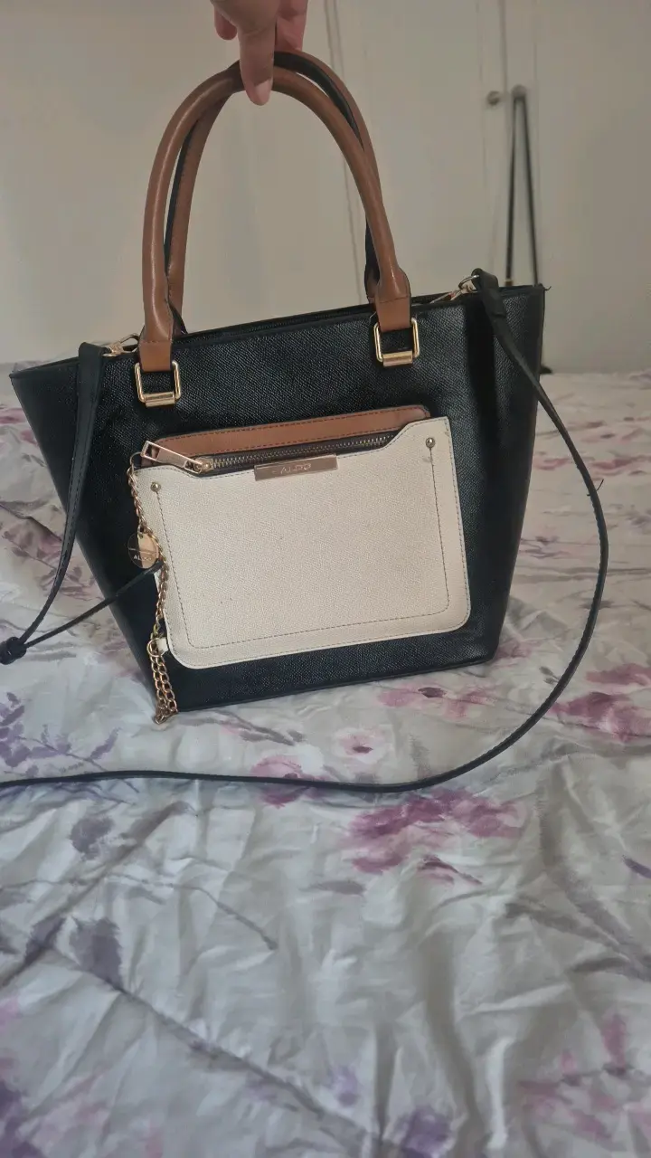 Bolso de mano negro y beige con correa ajustable - 2