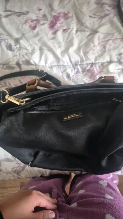 Bolso de mano negro y beige con correa ajustable - miniatura 4