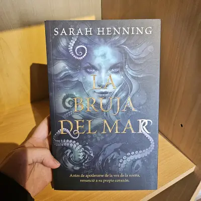Libro 'La Bruja del Mar' de Sarah Henning - miniatura 1