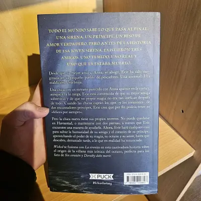 Libro 'La Bruja del Mar' de Sarah Henning - miniatura 3
