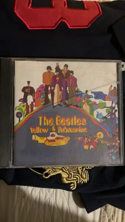 CD The Beatles Yellow Submarine en buen estado - miniatura 1