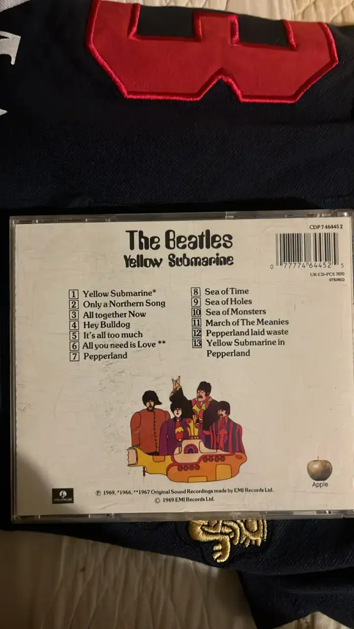 CD The Beatles Yellow Submarine en buen estado - 2