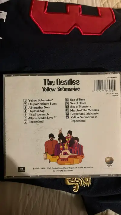 CD The Beatles Yellow Submarine en buen estado - miniatura 2