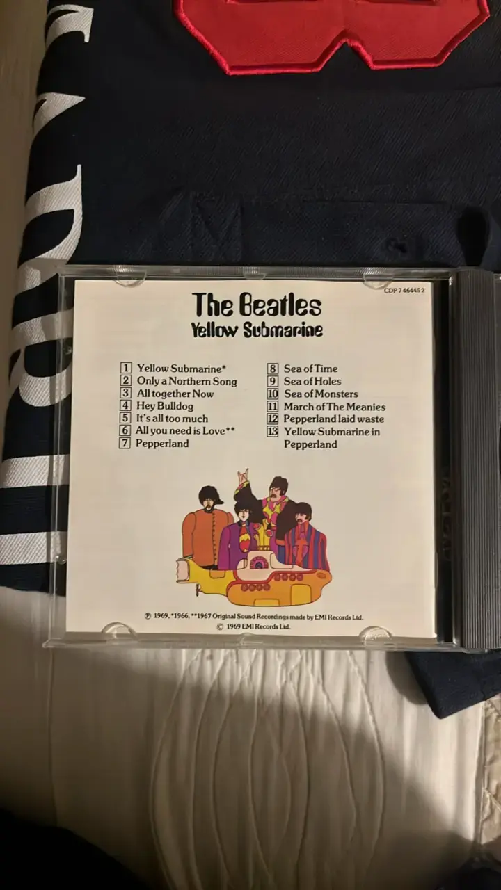 CD The Beatles Yellow Submarine en buen estado - 4
