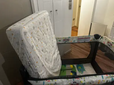 Cuna corral para bebé con diseño infantil - miniatura 1