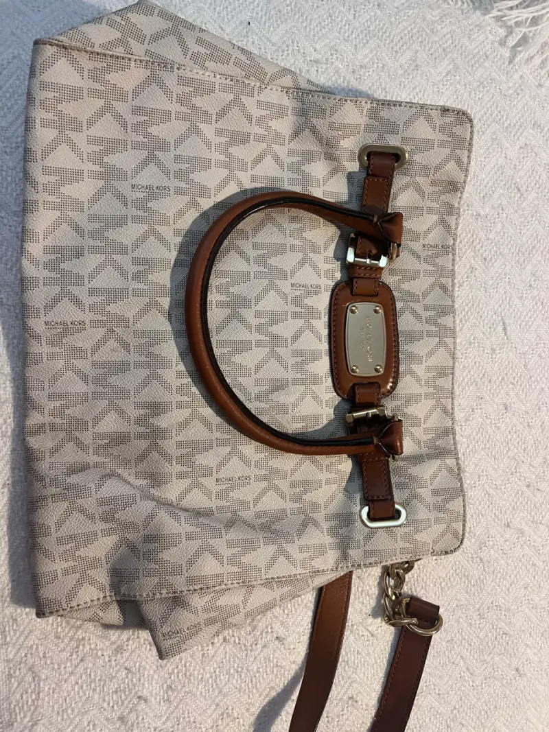 Bolso Michael Kors beige con asas de cuero - 1