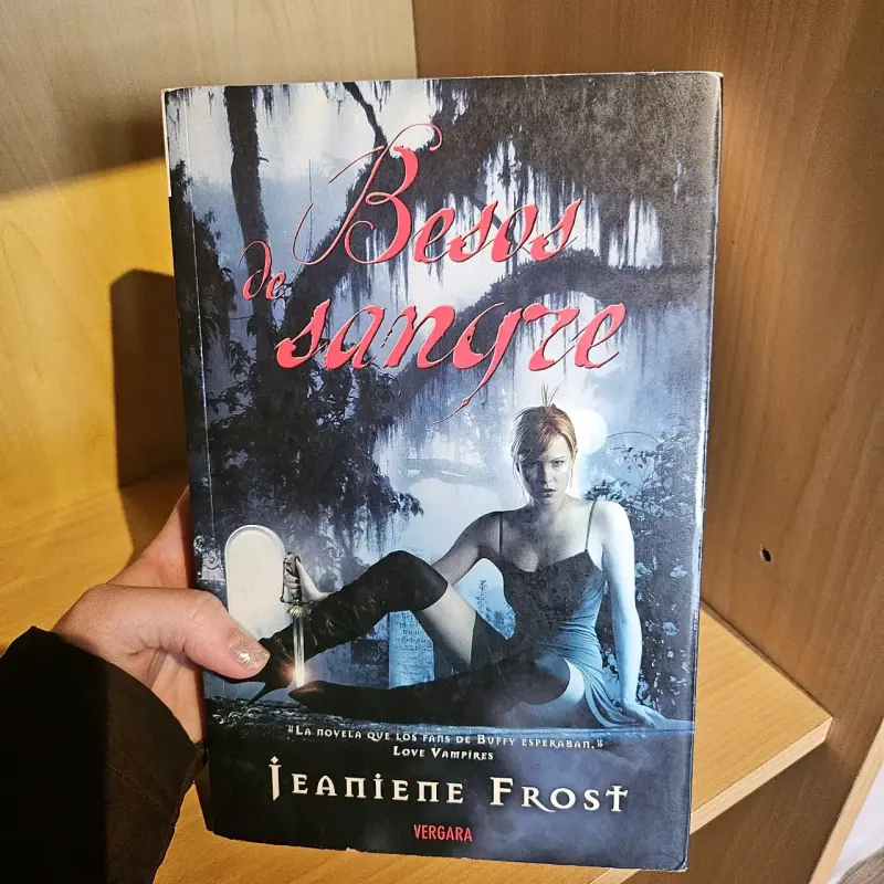Libro 'Besos de Sangre' de Jeaniene Frost - 1