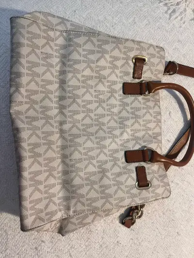 Bolso Michael Kors beige con asas de cuero - miniatura 2