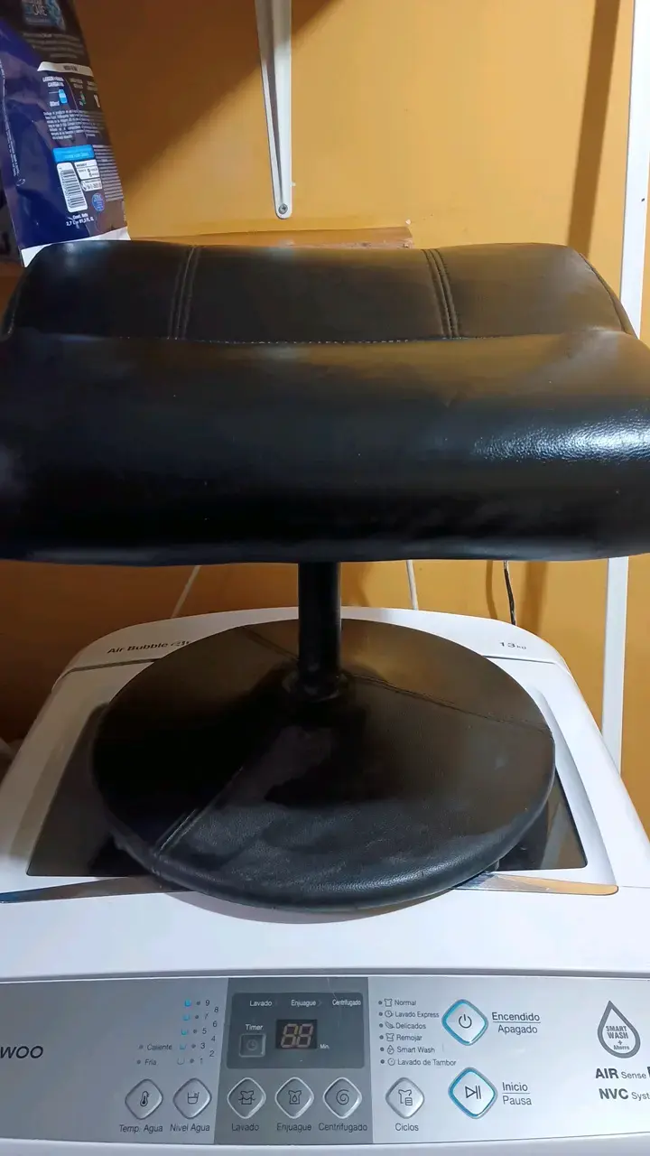 Posapies de cuero negro - 1