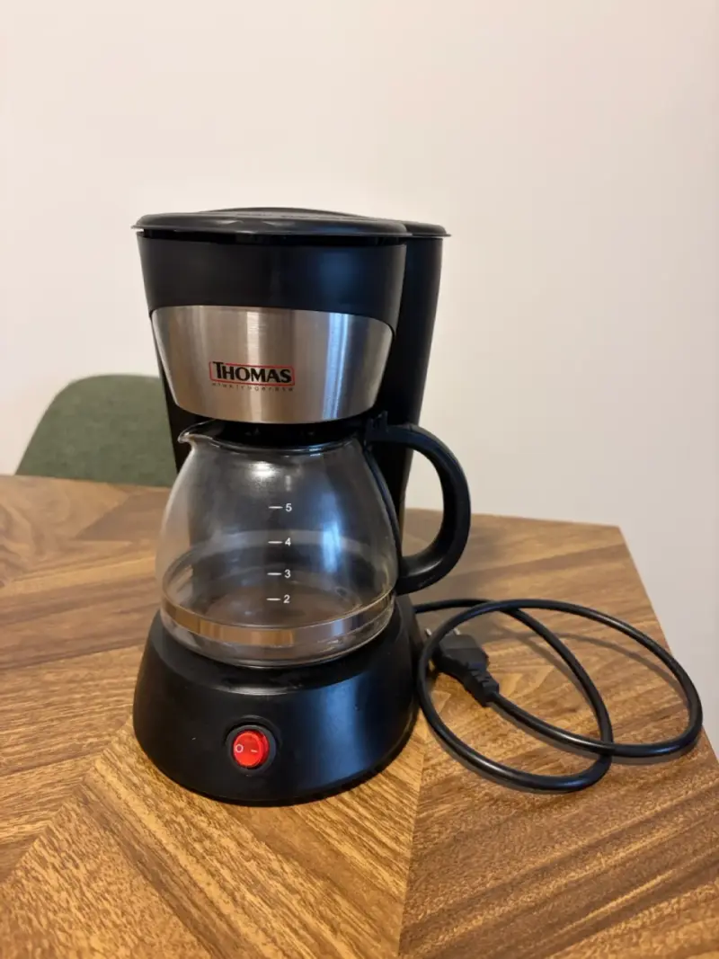 Cafetera eléctrica Thomas de 5 tazas - 1