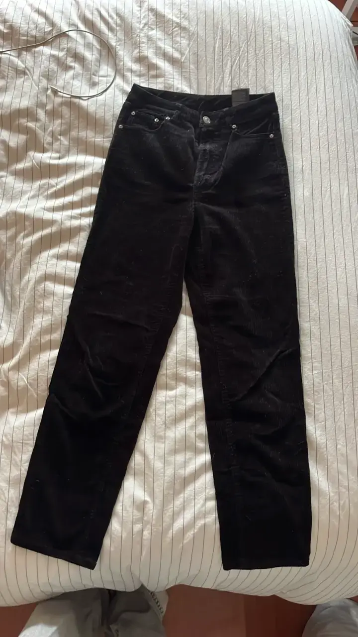 Pantalones cotele mom fit