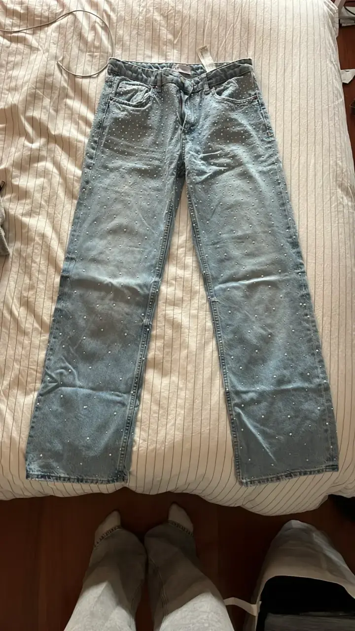Jeans con perlas Zara