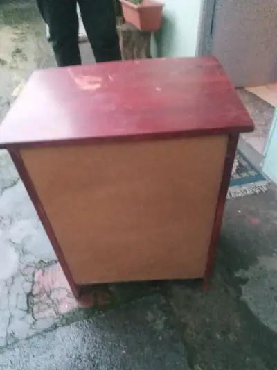 Velador de madera con cajón y puerta - miniatura 2