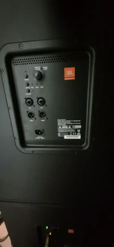 Subwoofer JBL IRX115S de 15 pulgadas - miniatura 3